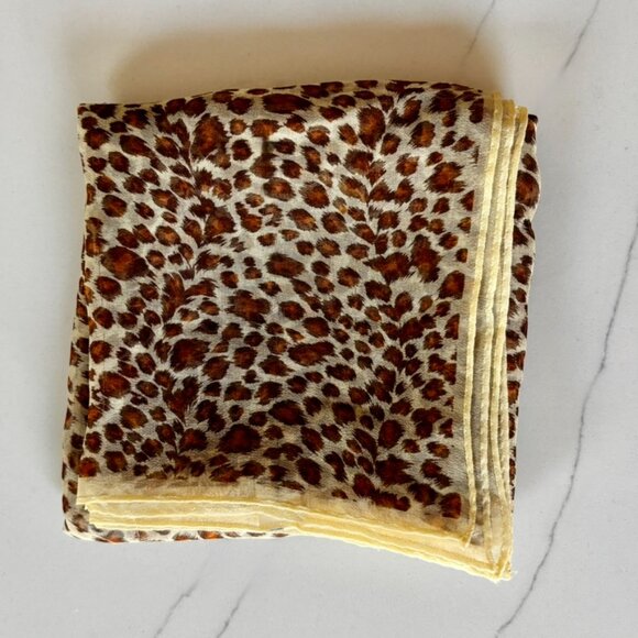 Women's Silk Leopard Print Artisanal Neck Scarf Cream Tan Brown 21"x21" EC - Picture 4 of 9